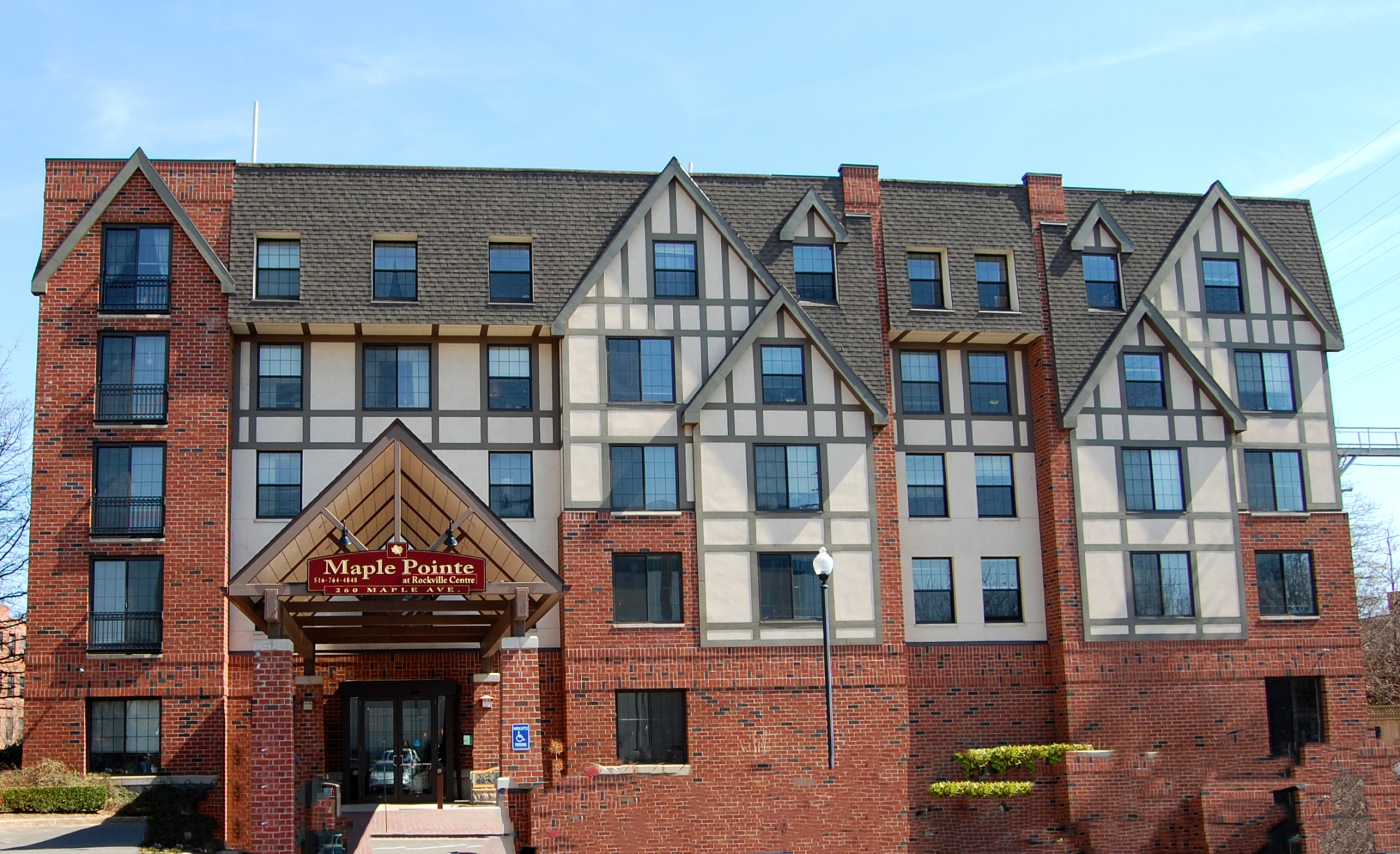 Maple Pointe Senior Living, Rockville Centre, NY 3