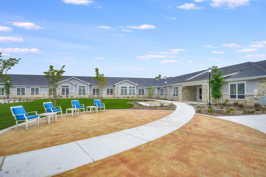 Legacy Oaks of Azle Senior Living, Azle, TX 2