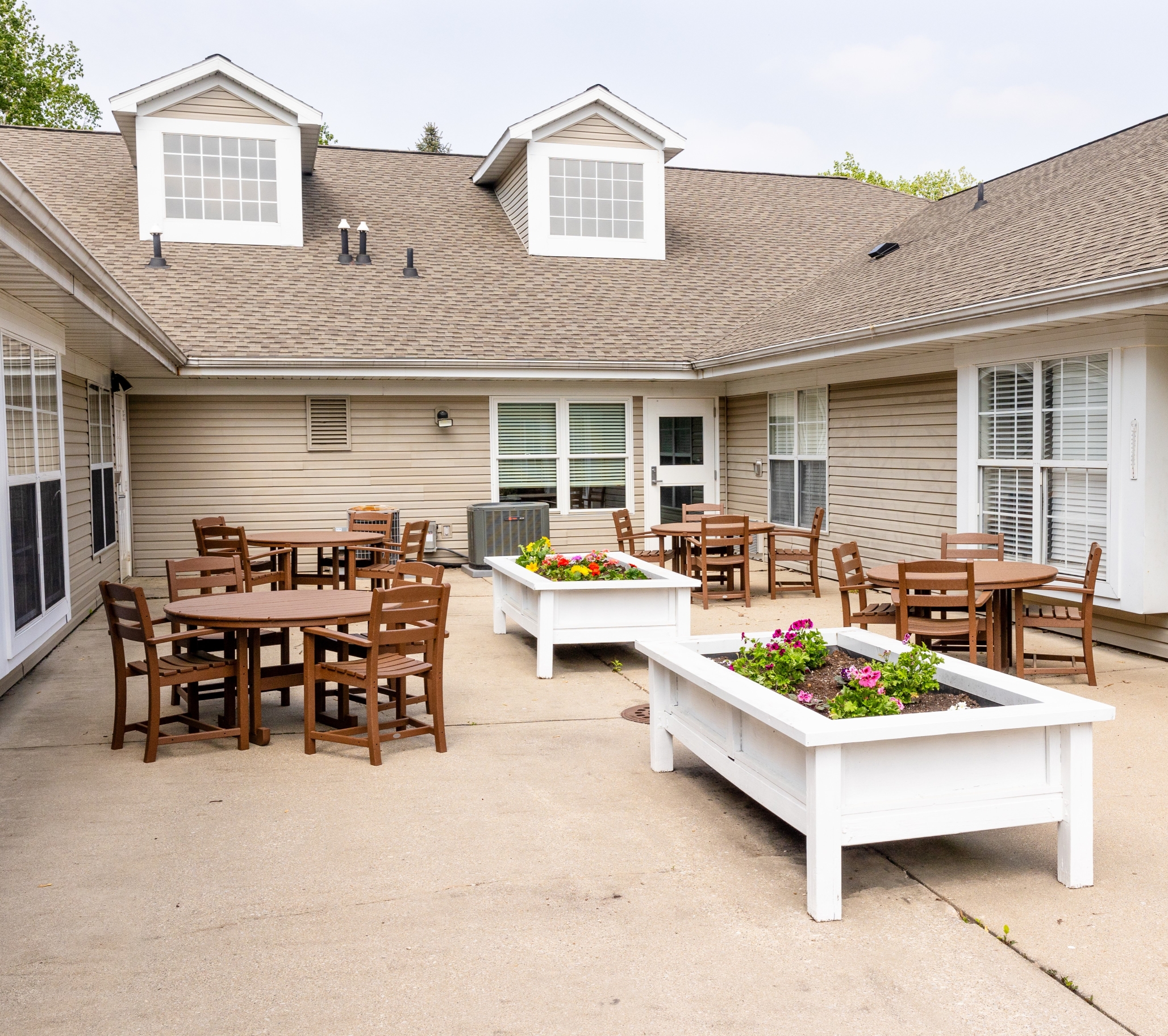 Commonwealth Senior Living at East Paris, Grand Rapids, MI 4