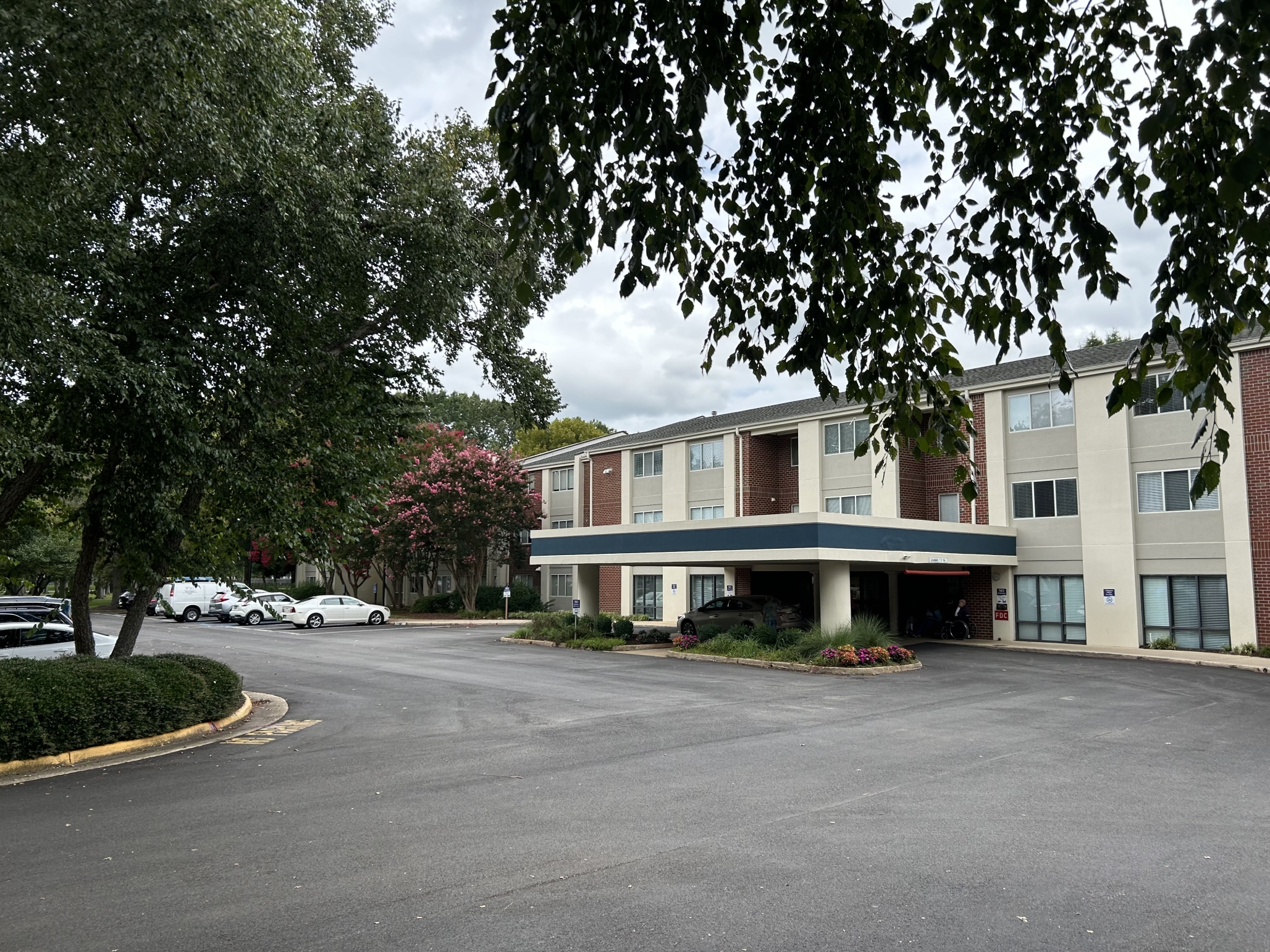 Commonwealth Senior Living at the Devonshire, Hampton, VA 2